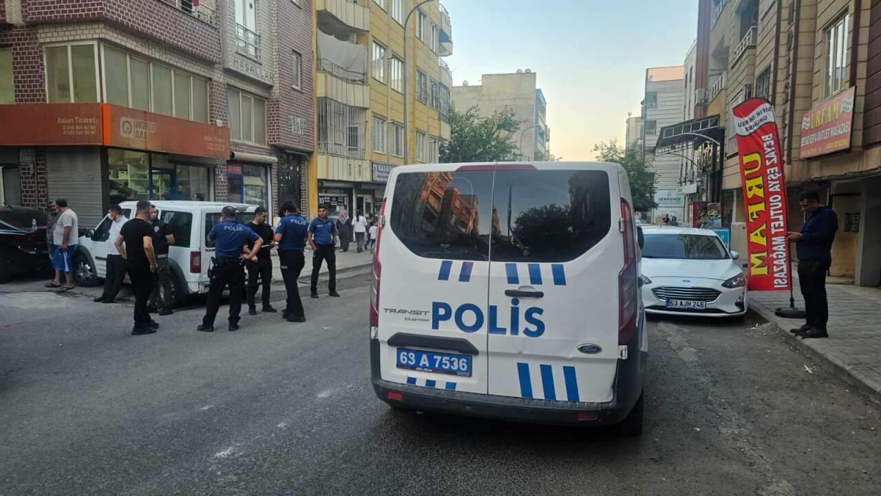 Ağır koku acı gerçeği ortaya çıkardı! 5 çocuk annesi evinde ölü bulundu 4